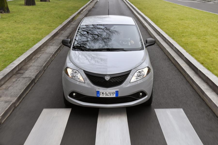  Lancia Ypsilon Elefantino Blu (846) 2018 года  (фото 7 из 12)